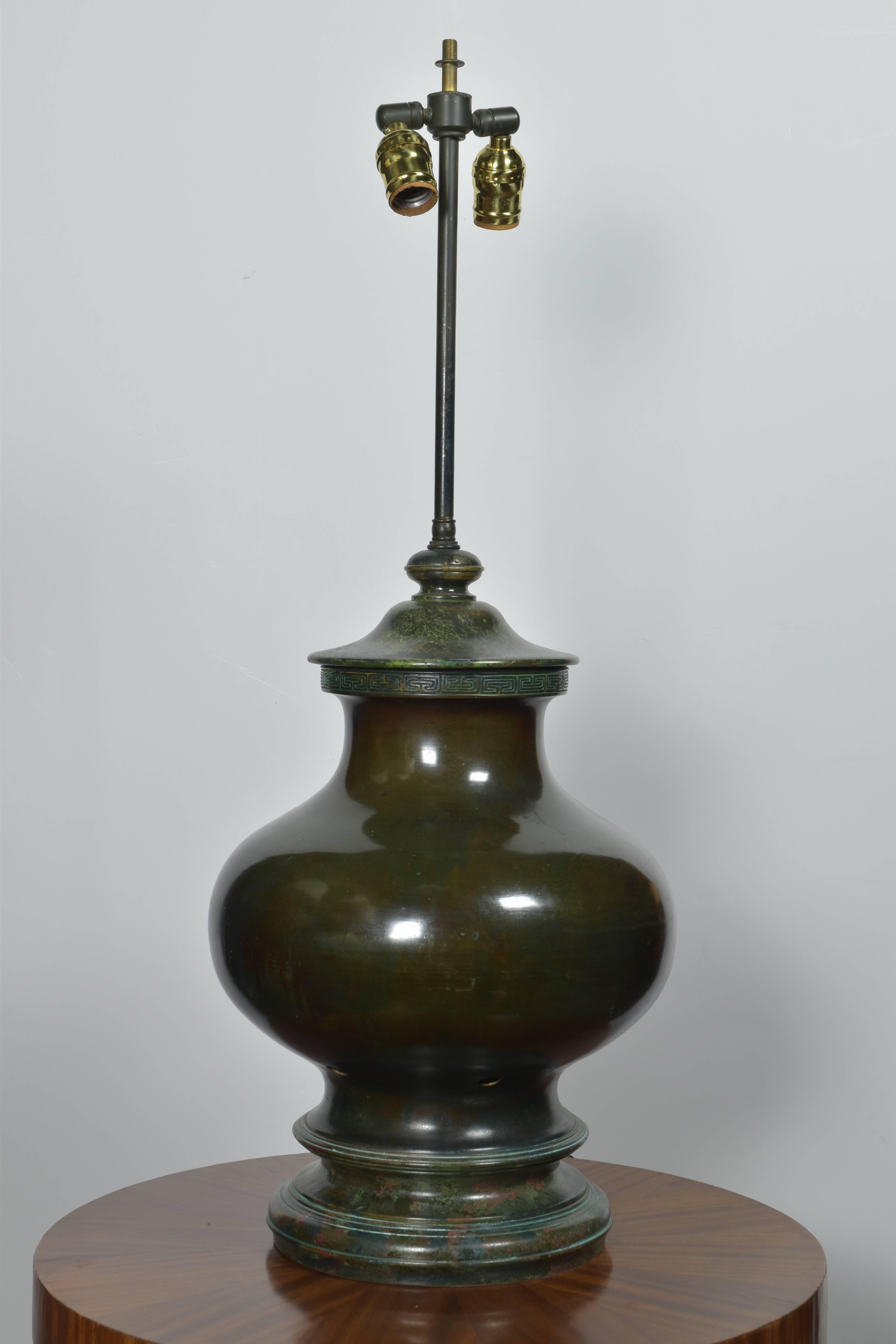 Vintage Urn Form Bronze Lamp In Excellent Condition For Sale In San Antonio, TX