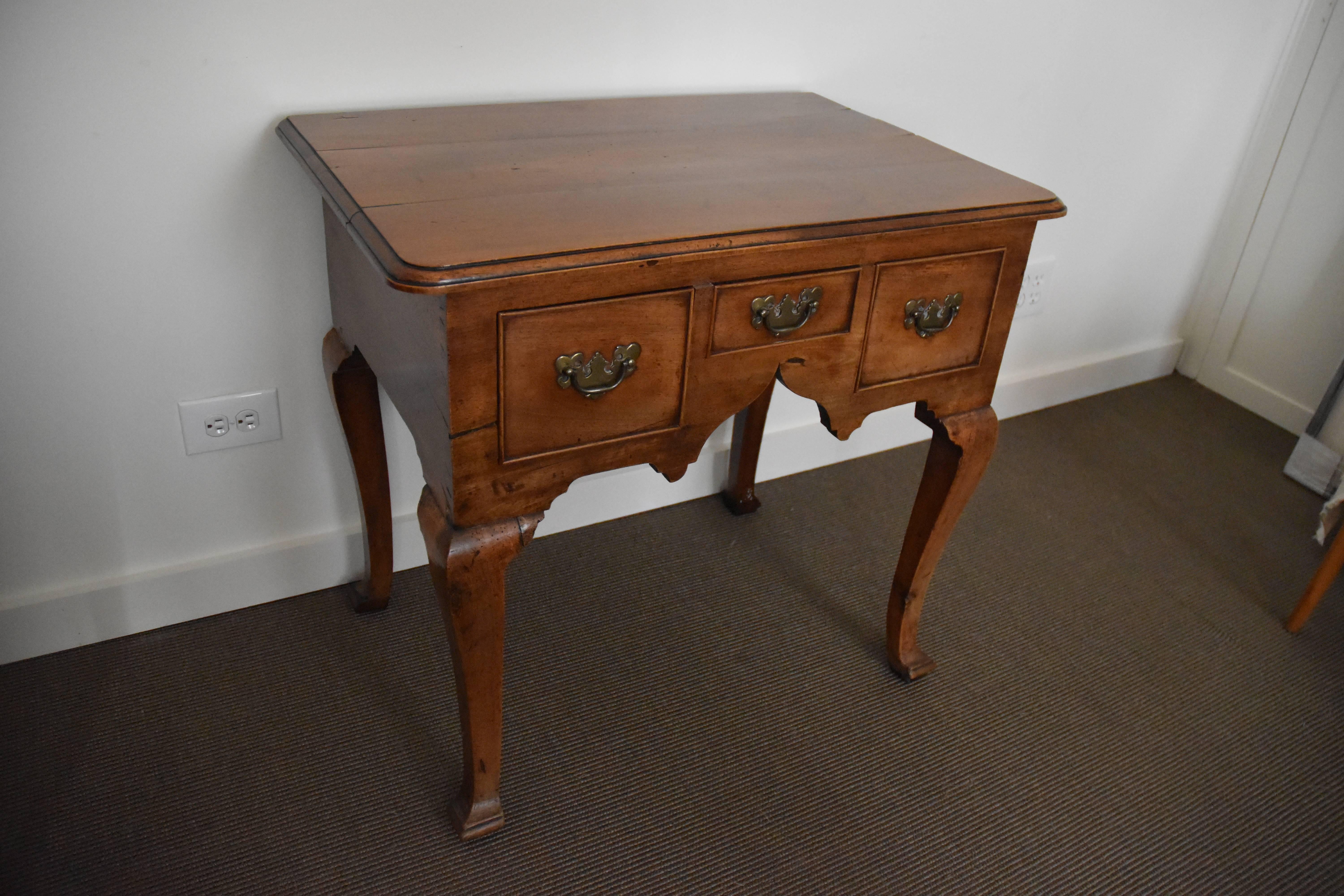 Queen Anne Period Lowboy, Late 18th Century For Sale 1