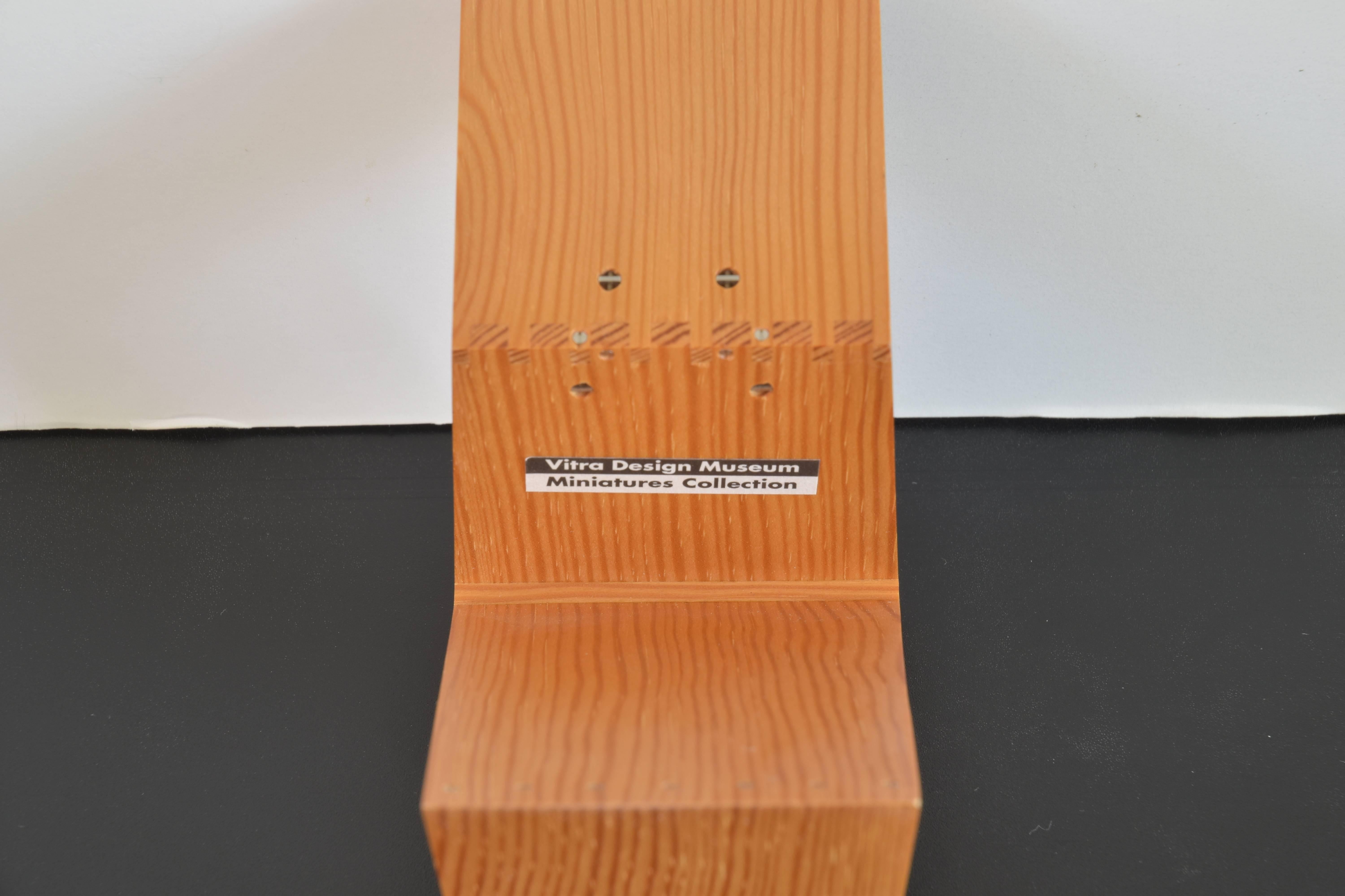 Wood Miniature Gerrit T. Rietveld Zig Zag Stool