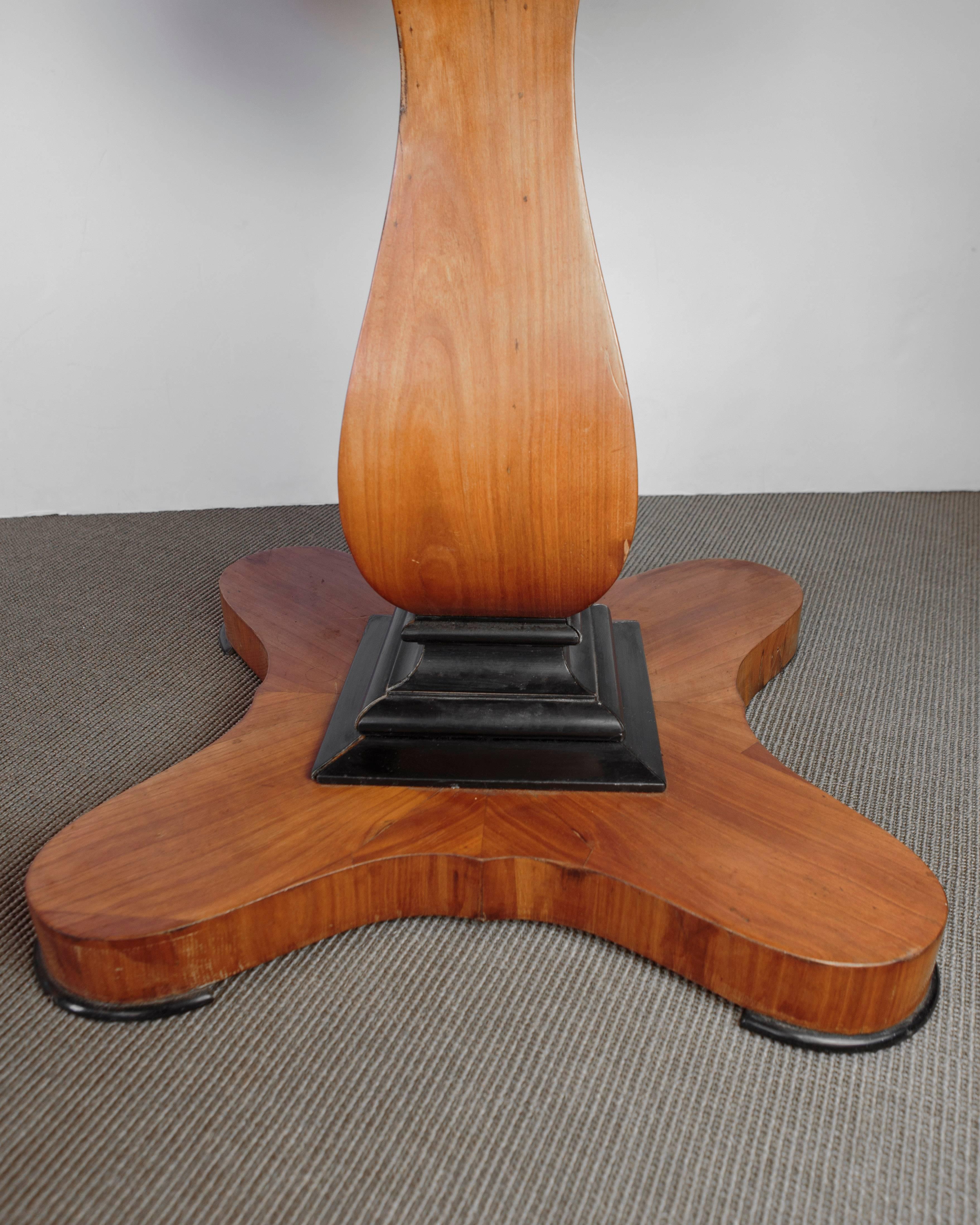 Wood 19th Century Biedermeier Pedestal Table or Center Table  For Sale