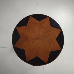 Tavolino in stile Amsterdam School / Art Déco con piano intarsiato a forma di stella, 1920 circa