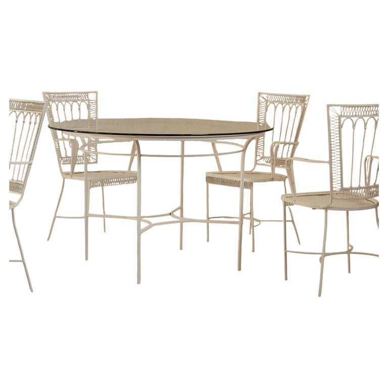 Terrassengarnitur aus geschmiedetem Eisen mit Zierbändern im Angebot bei 1stDibs Deutschland