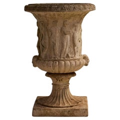 Gartenurne aus Kunststein im klassischen Stil