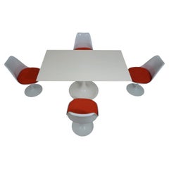 Set da pranzo “Tulip” in stile Mid-Century Modern, ispirato a Eero Saarinen per Knoll