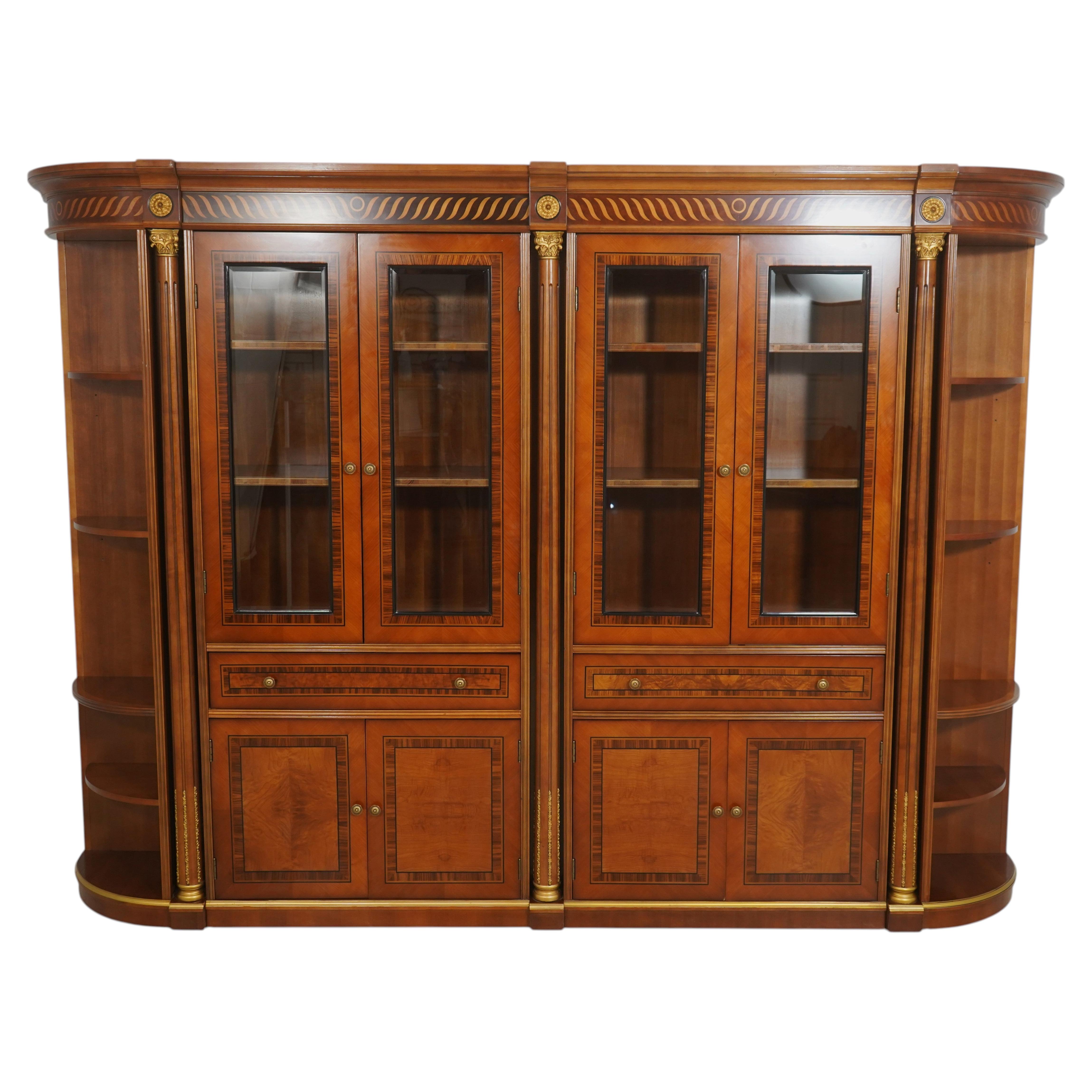 Bibliothèque murale de style géorgien italienne en vente