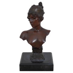 Busto de mujer en bronce del siglo XIX, obra del francés Emmanuel Vallanis, «Tanagra»