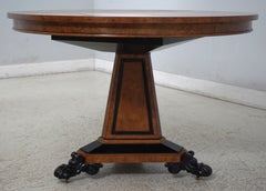 Table basse ronde en frêne noueux « Stately Homes » de BAKER