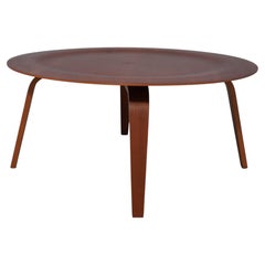 Herman Miller Eames Collection Round Modern Coffee Table w Dish Top, circa 2000s