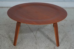 Herman Miller Eames Collection Round Modern Coffee Table w Dish Top, circa 2000s