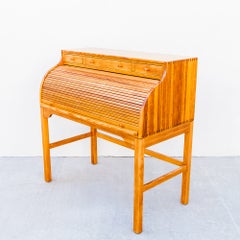 Escritorio danés moderno de pino macizo con tapa enrollable, restaurado, de Andreas Hansen