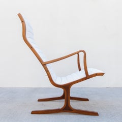 Restored 1960s Japanese Mid Century Modern "Heron" Lounge Chair by Tendo Mokko
