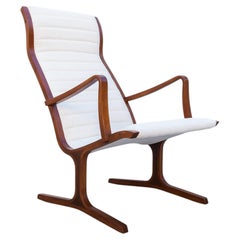 Restored 1960s Japanese Mid Century Modern "Heron" Lounge Chair by Tendo Mokko