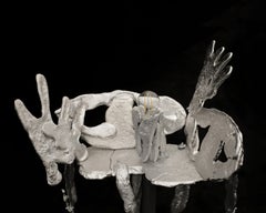 „No Body“ von Ia Kutateladze, Stehlampe aus sandgegossenem Aluminium, 2026
