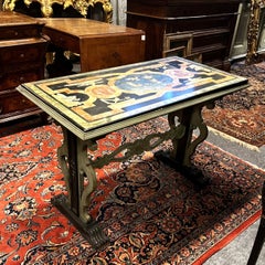 Tavolo antico con piano intarsiato in scaiola e marmo, XIX secolo