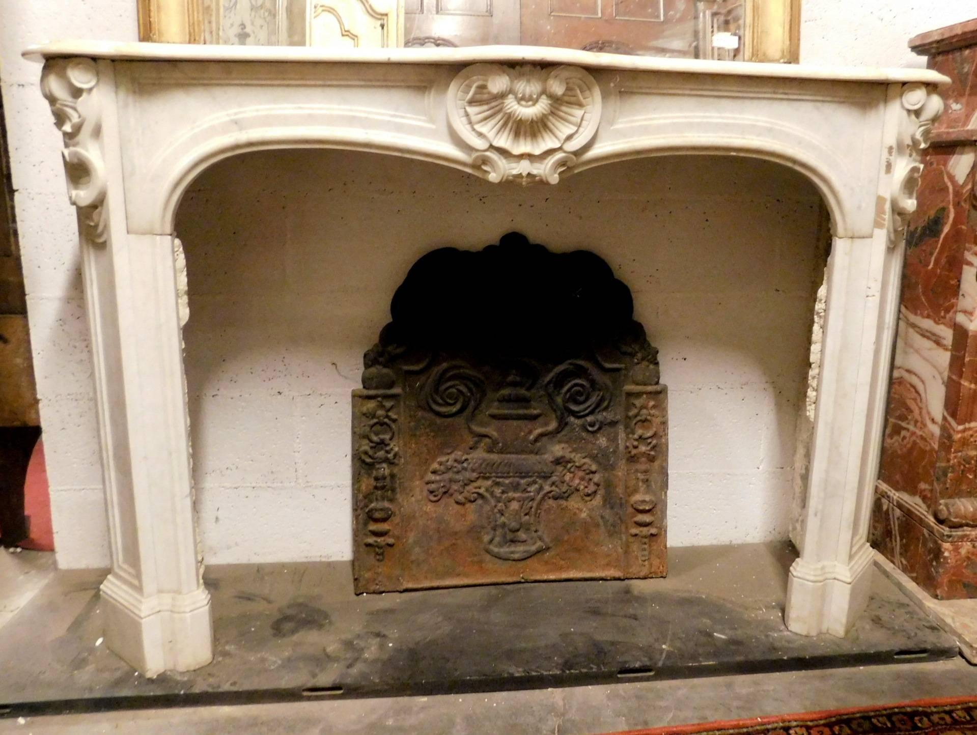 Late 18th Century Antique Fireplace Mantel Made of Carrara's Marble