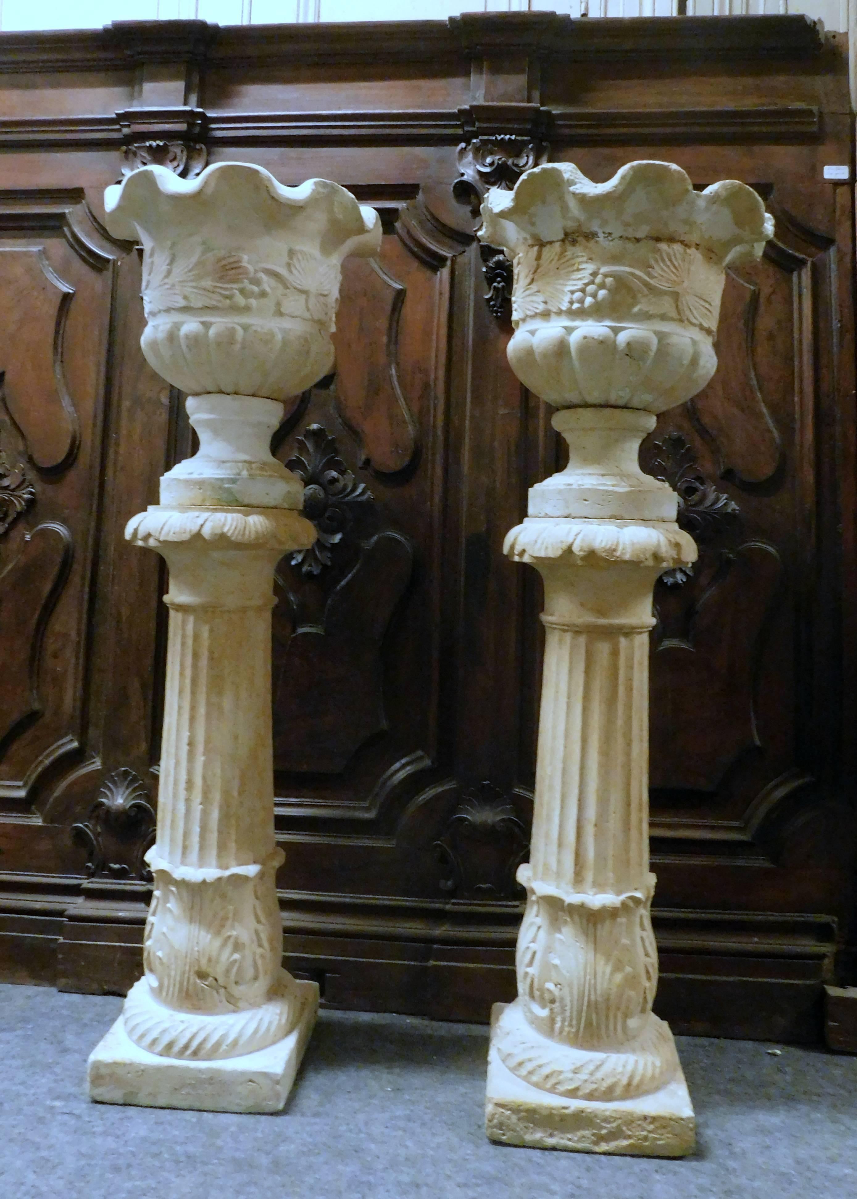 Couple of stone statue with vases
comes from Sicily, Italy
The measurement are:
27 cm x 27 cm the base
37 cm x 37 cm the top of the vase
118 height.