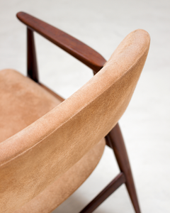 Sillón de madera de imbuia de estilo «Mid-Century Modern», diseñado por Michel Arnoult, década de los 60