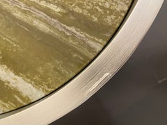 Ovale Nachttische aus verziertem Holz und Marmor