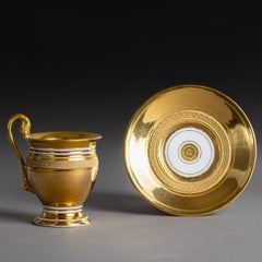 Darte Frères, vers 1820 - rare tasse ovoïde et sa soucoupe - riche dorure et fri