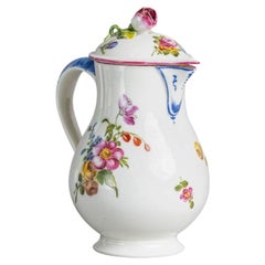 Mennecy, vers 1750 - petit pot à lait couvert en porcelaine tendre