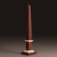 Travail italien moderne - grand obélisque en marbres rosso antico et Carrare