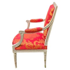 Paris, époque Louis XVI - fauteuil à la reine - bois laqué, soie Lelièvre