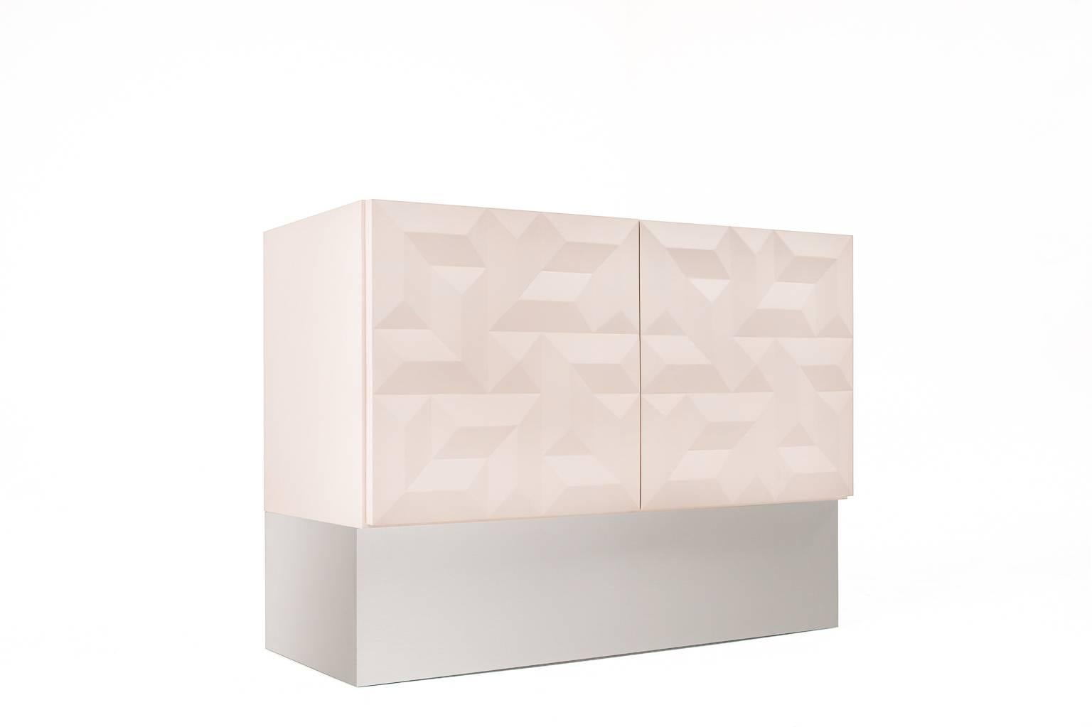 Impressive Brutalist credenza, Belgium, 1970s. Brutalist design with a stunning three-dimensional Graphic pattern. Finished in a very attractive ‘soft nude’ color both in – and outside and stands on nice a modern looking brushed steel base. The