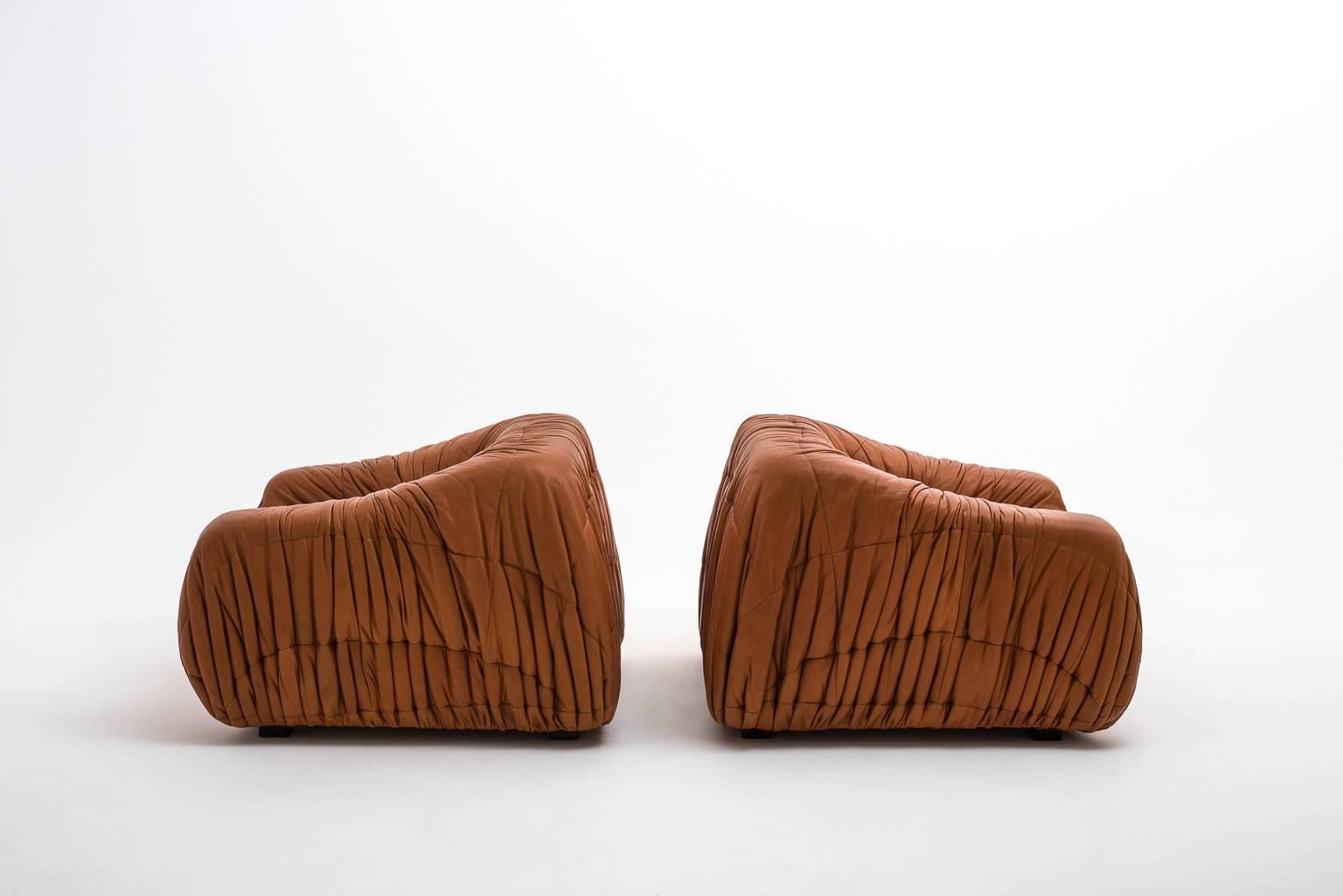 Distinctive 'Piumino' Lounge Chairs by De Pas D'urbino & Lomazzi for Dell'Oca In Excellent Condition In Rotterdam, NL