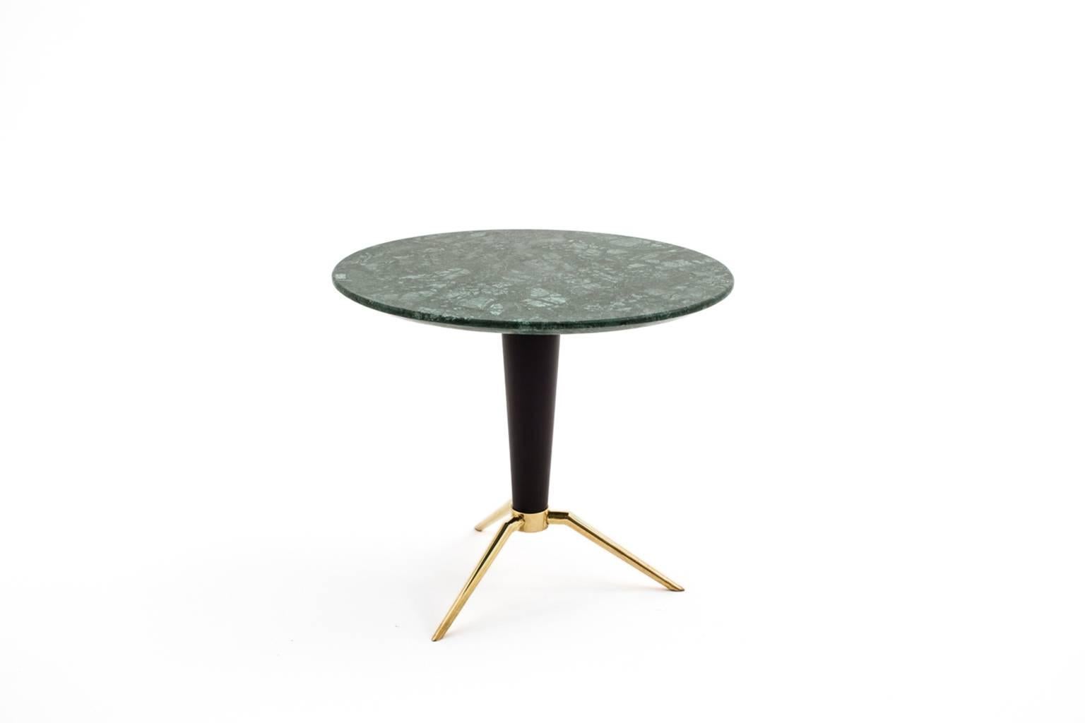 Bronze and marble side table attributed to Melchiorre Bega, Italy 1950s.
Elegant cone-shaped wooden leg with a high quality bronze tripod base and a beautiful green marble top. In excellent condition.
   