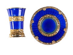 Set da Kiddush composto da coppa e piatto in argento 960 con smalto guilloché e finitura in oro vermeil 24 carati