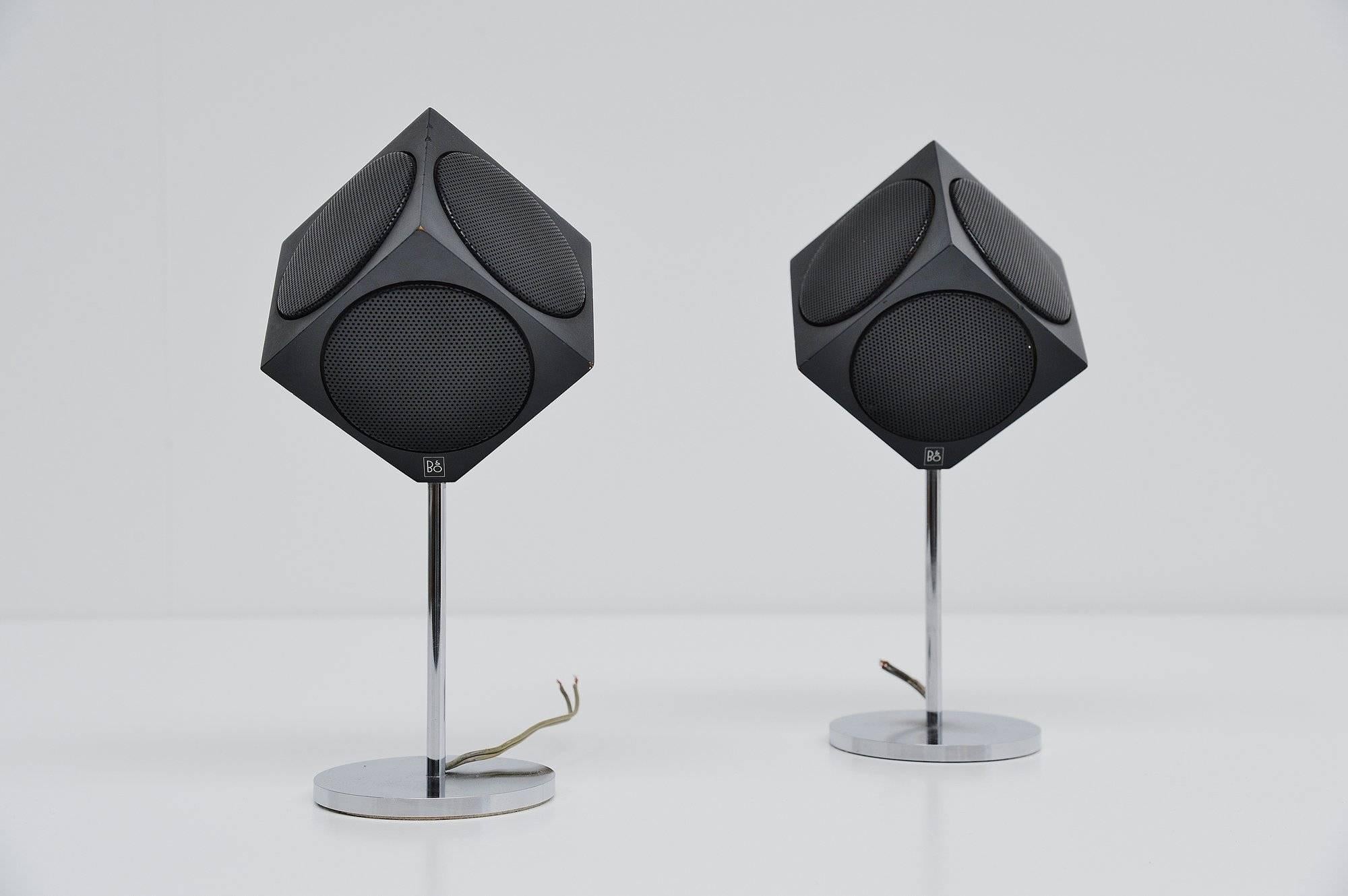 Rare pair of speakers Beovox 2500 designed by Jacob Jensen for Bang and Olufsen, Denmark 1967. Beovox 2500 Type 6211 were 'cube tweeter' speakers, launched at the same time as the innovative BeoLab 5000. The Beovox 2500 Cube loudspeakers were