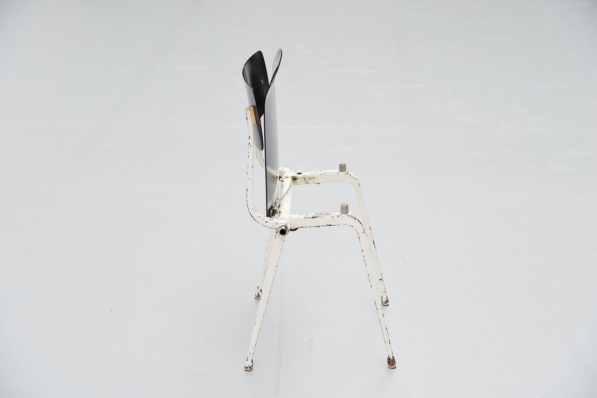 Mid-20th Century Friso Kramer Revolt Folding Chair for Ahrend de Cirkel, 1953 For Sale
