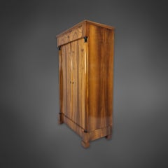 Biedermeier half-cabinet (Vertiko) with half-columns, walnut, Germany circa 1820