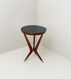 Petite table ronde d'appoint à trois pieds en bois, Italie, vers les années 50