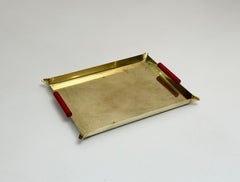 Italienisches Messingtablett aus den 1950er Jahren mit lackierten Holzgriffen