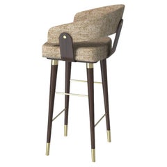 Chaise de bar « Seattle » en bois de noyer, finition dorée brossée et texturée, fabriquée au Portugal par Muranti