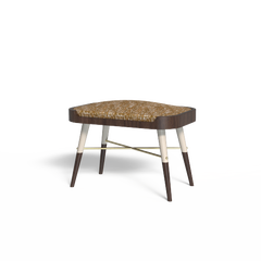 Sgabello Clovis in legno di noce del XXI secolo con finitura oro spazzolato, realizzato in Portogallo da Muranti