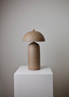 Lampada da tavolo in ceramica realizzata a mano Polaris di HENAUZ, design moderno, USA