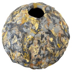 Vase unique en grès émaillé multicolore issu de la collection « Pearls » de Morten Løbner