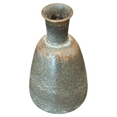 Handgefertigte Vase aus Steingut mit braunen und grünen Farbtönen von Erich und Ingrid Triller
