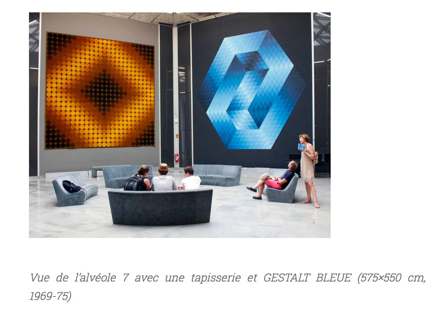 Victor Vasarely : Dia-or - 1967.

Workshop: Atelier Tabard Frères & sœurs - Aubusson.
Vasarely (woven center).
Atelier Monogram (woven center).

Signed Vasarely by himself on the reverse.

In the second picture, there is the same tapestry at the