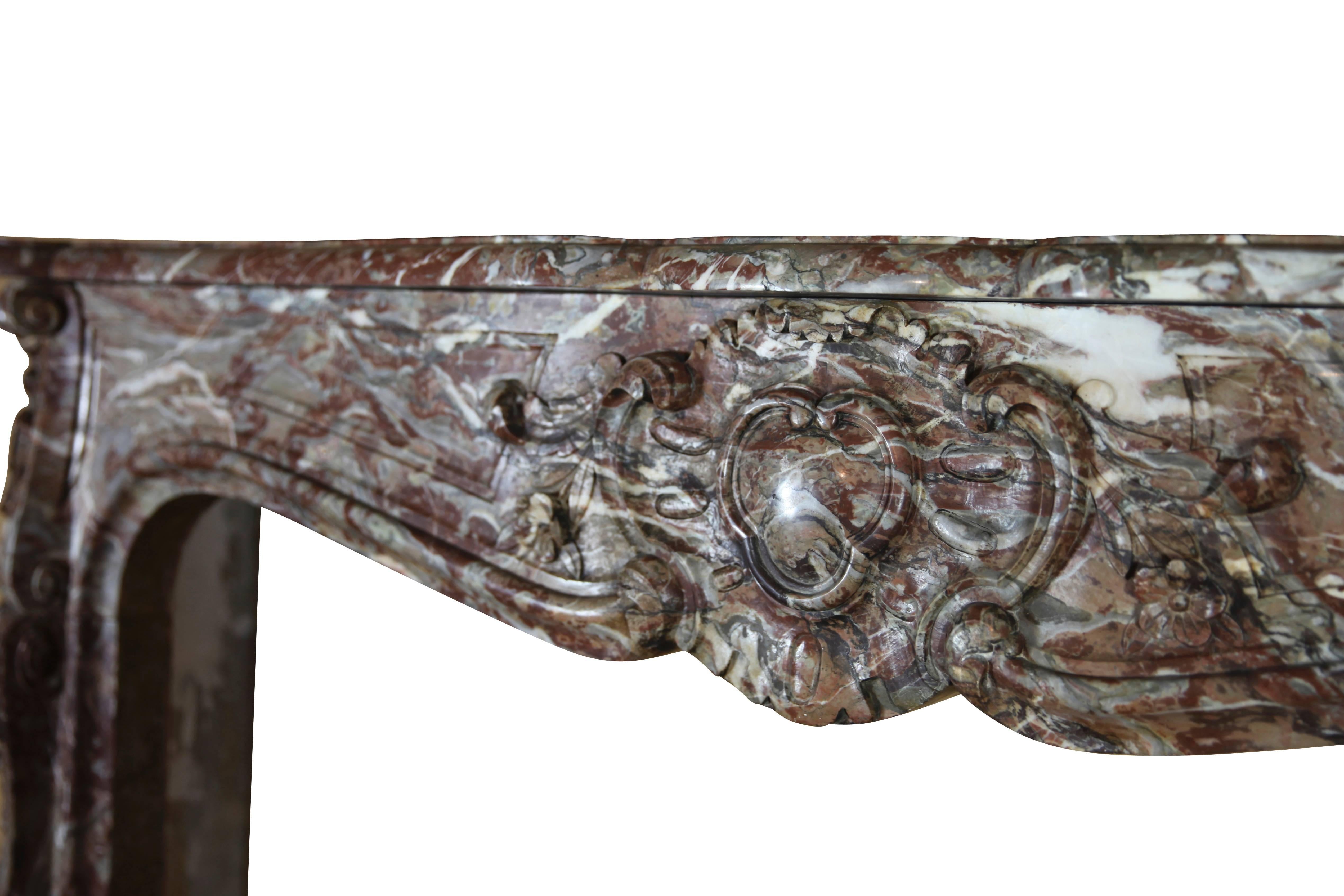 A very unique original antique fireplace surround in the well known Belgian Rochefort marble from the Abbey (abbey, Trappist beer). The carving is so rich and so deep that it could fit nicely in a Rococo interior.
Regency period
161 cm EW
