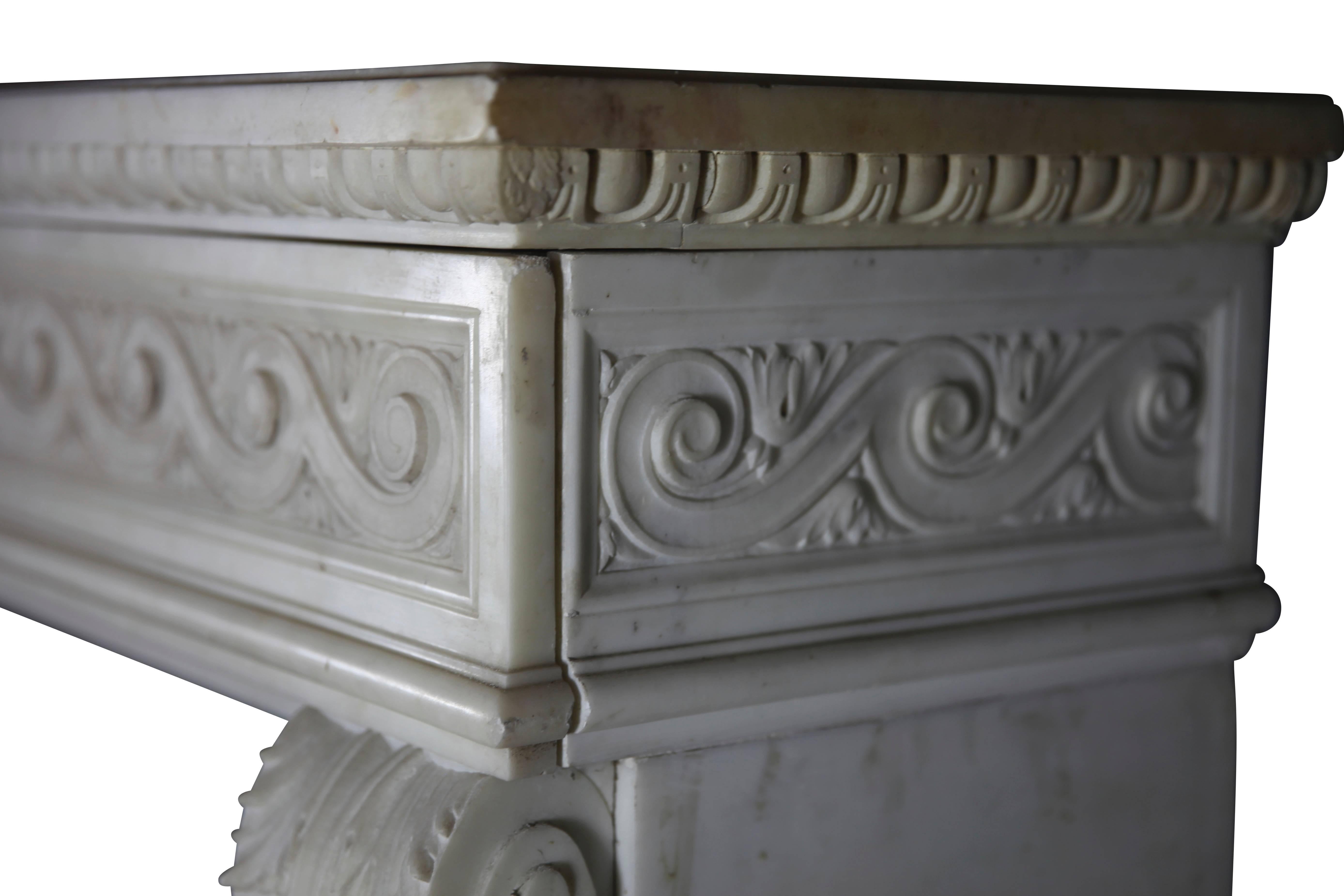 Pieza De Mantel De Mármol Estatuario Blanco Para Diseño De Palacio De Lujo en Excelente estado para la venta en Beervelde, BE