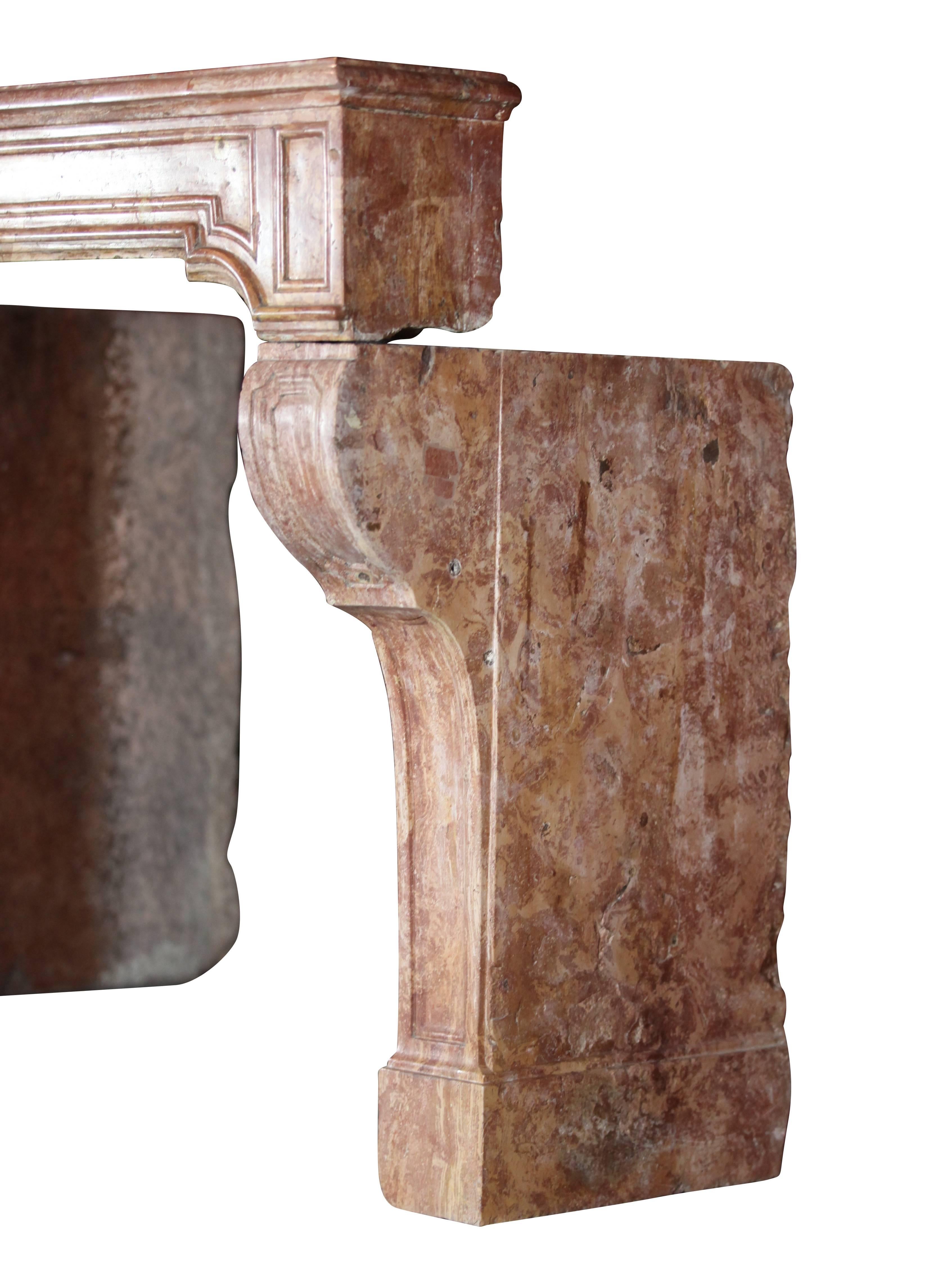 Cheminée ancienne d'origine du 18ème siècle en vente 1