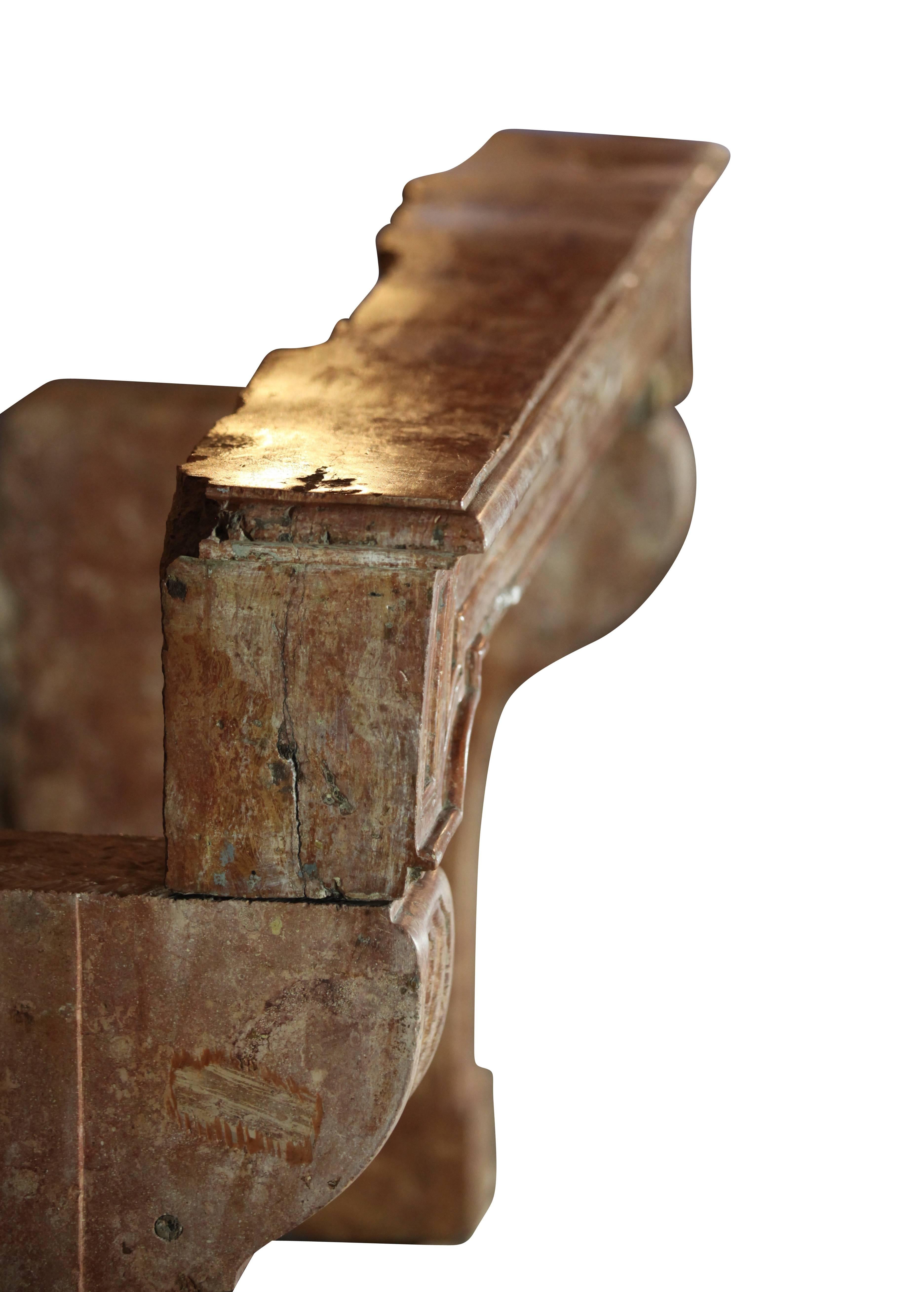 Cheminée ancienne d'origine du 18ème siècle en vente 2