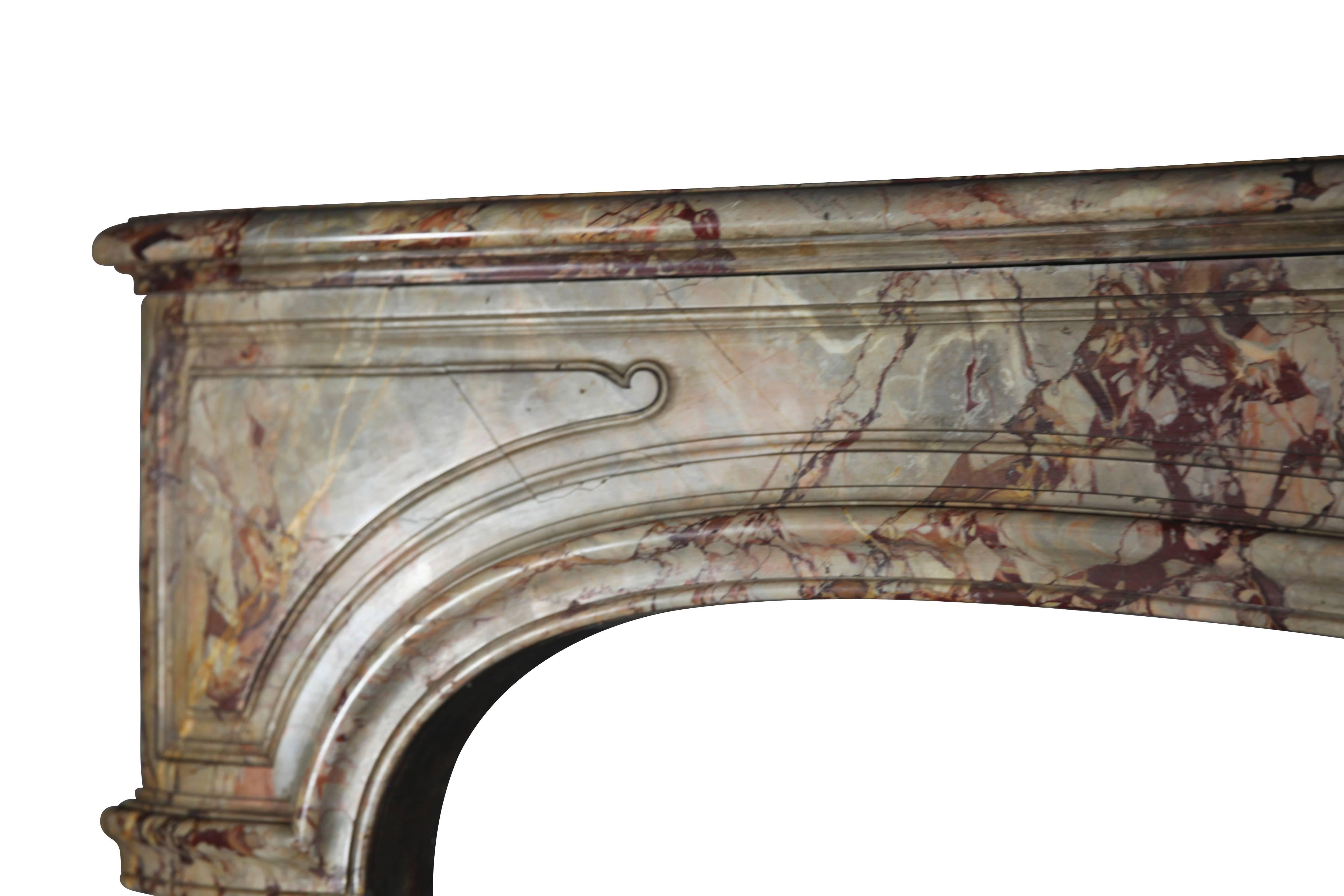 Classic Parisian Interior Design Original Antiker Marmor Kaminumrandung (18. Jahrhundert) im Angebot