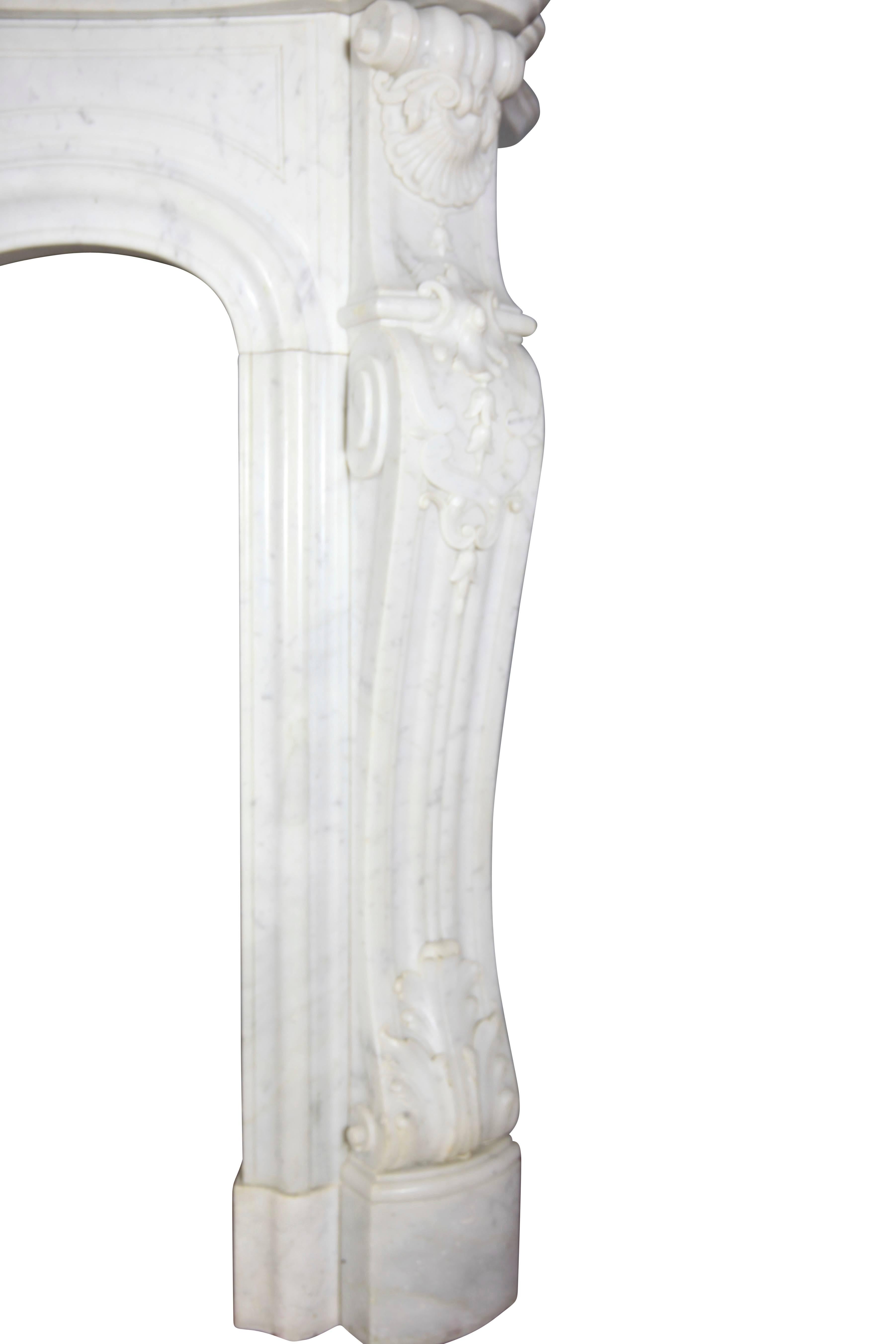French Grand Interior Antique Fireplace Surround in Carrara White Marble For Sale 4