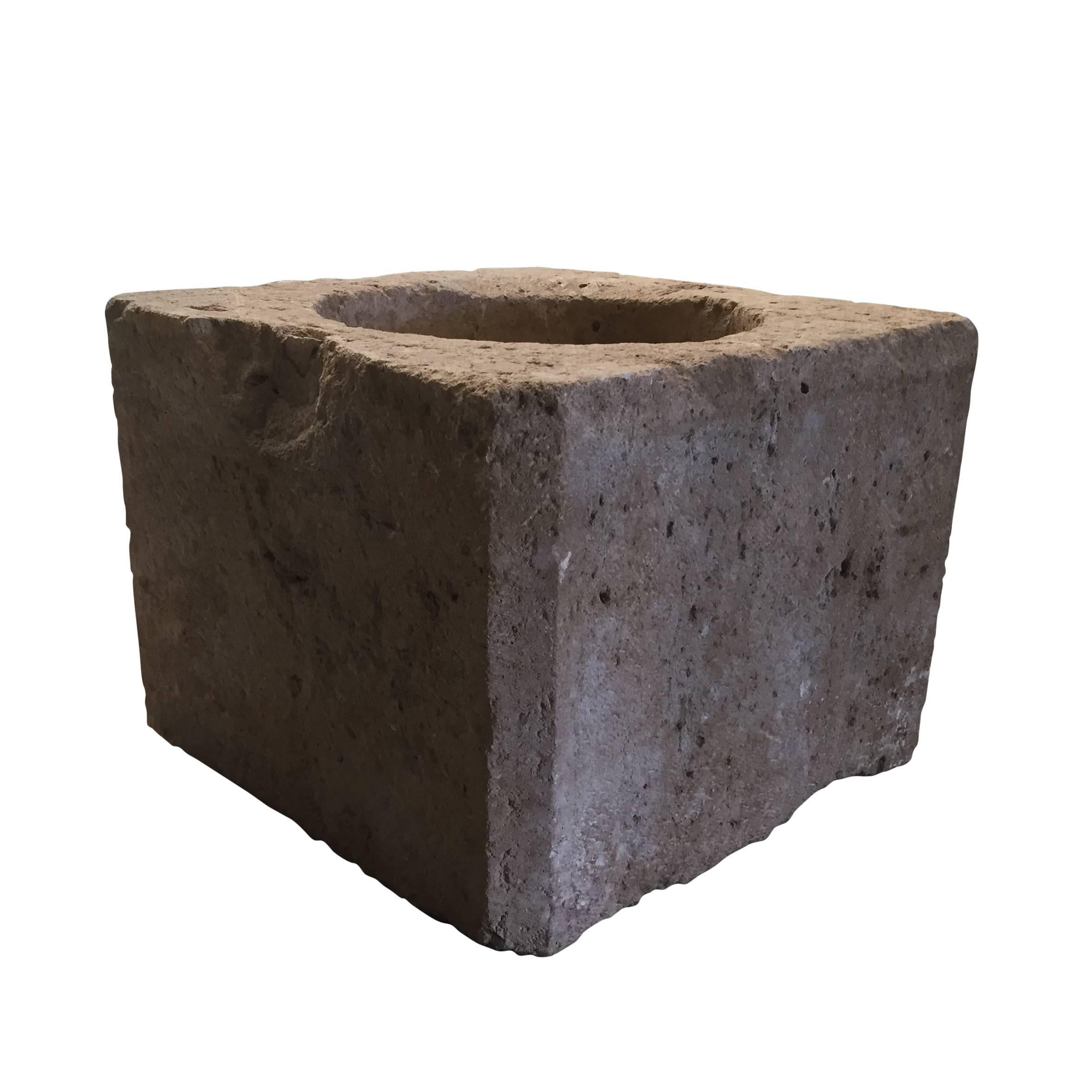 Pozo de piedra caliza del siglo XVII Luis XIV en venta