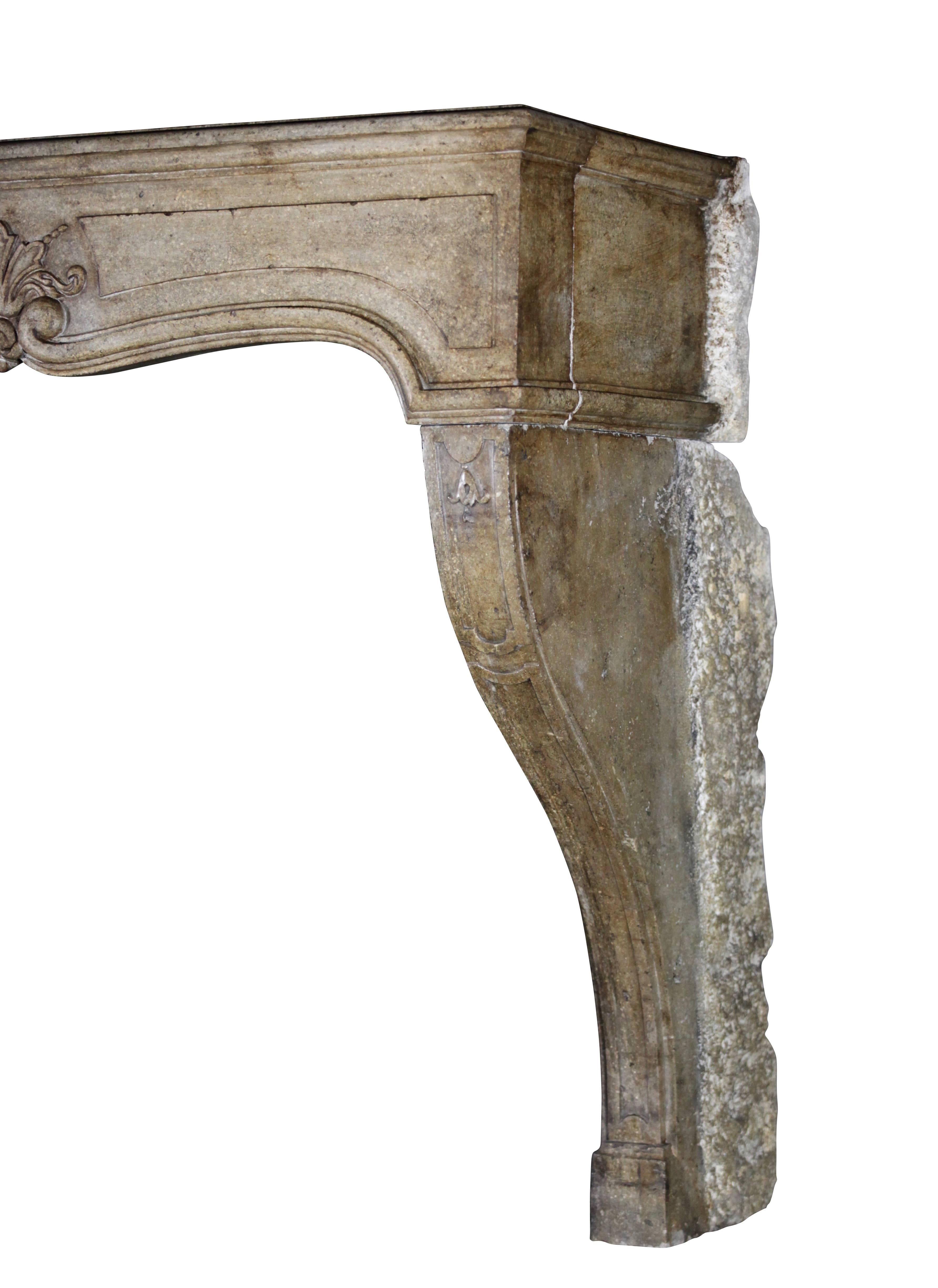 18th Century Original Antique Fireplace Mantel in Hard Stone In Excellent Condition For Sale In Beervelde, BE
