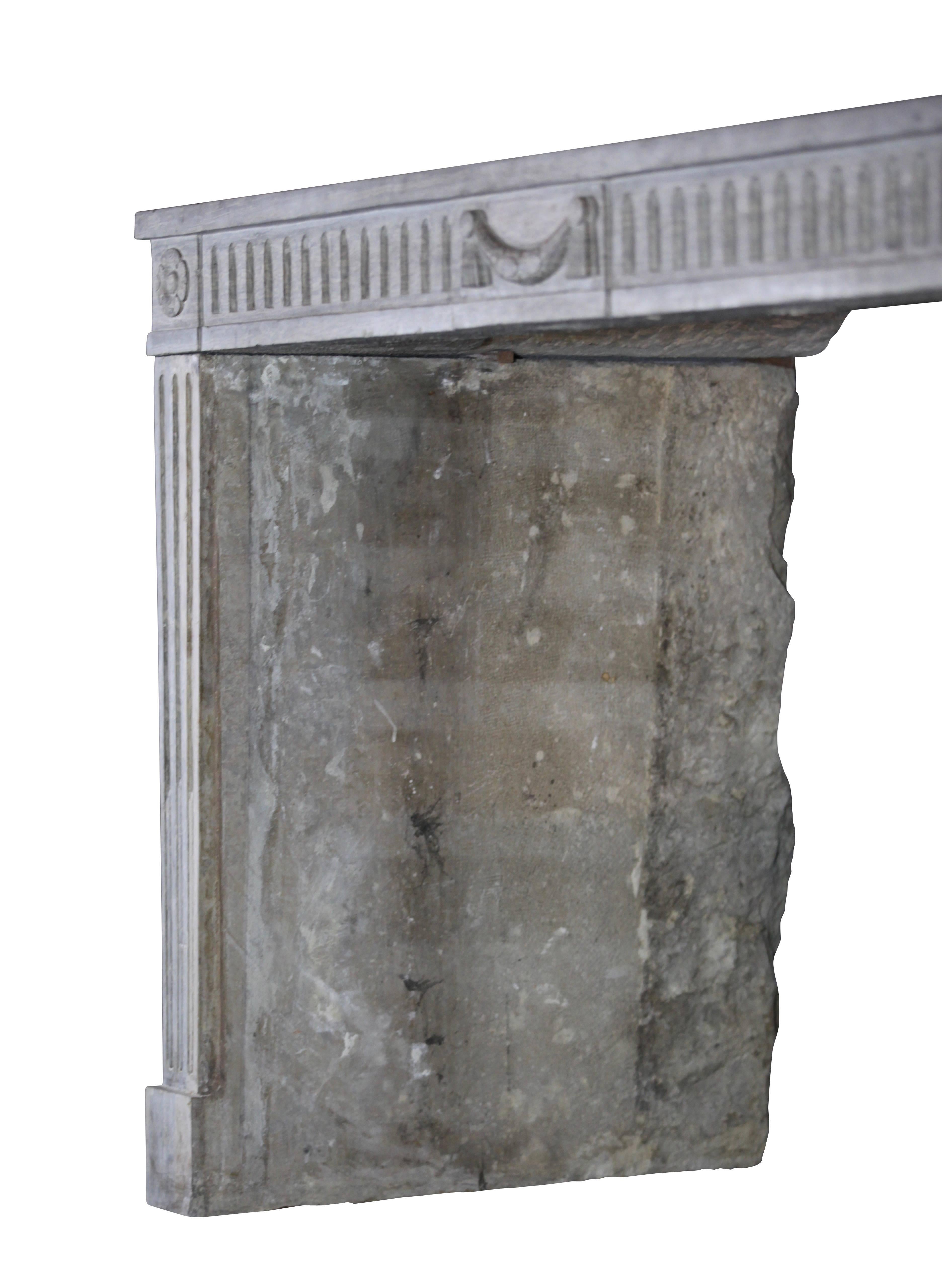 18th Century French Country Bicolor Limestone Fireplace Surround For Sale 3